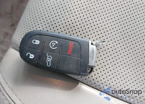 2014 Jeep Grand Cherokee Overland z USA, uszkodzony, nr VIN 1C4RJFCM1EC389355